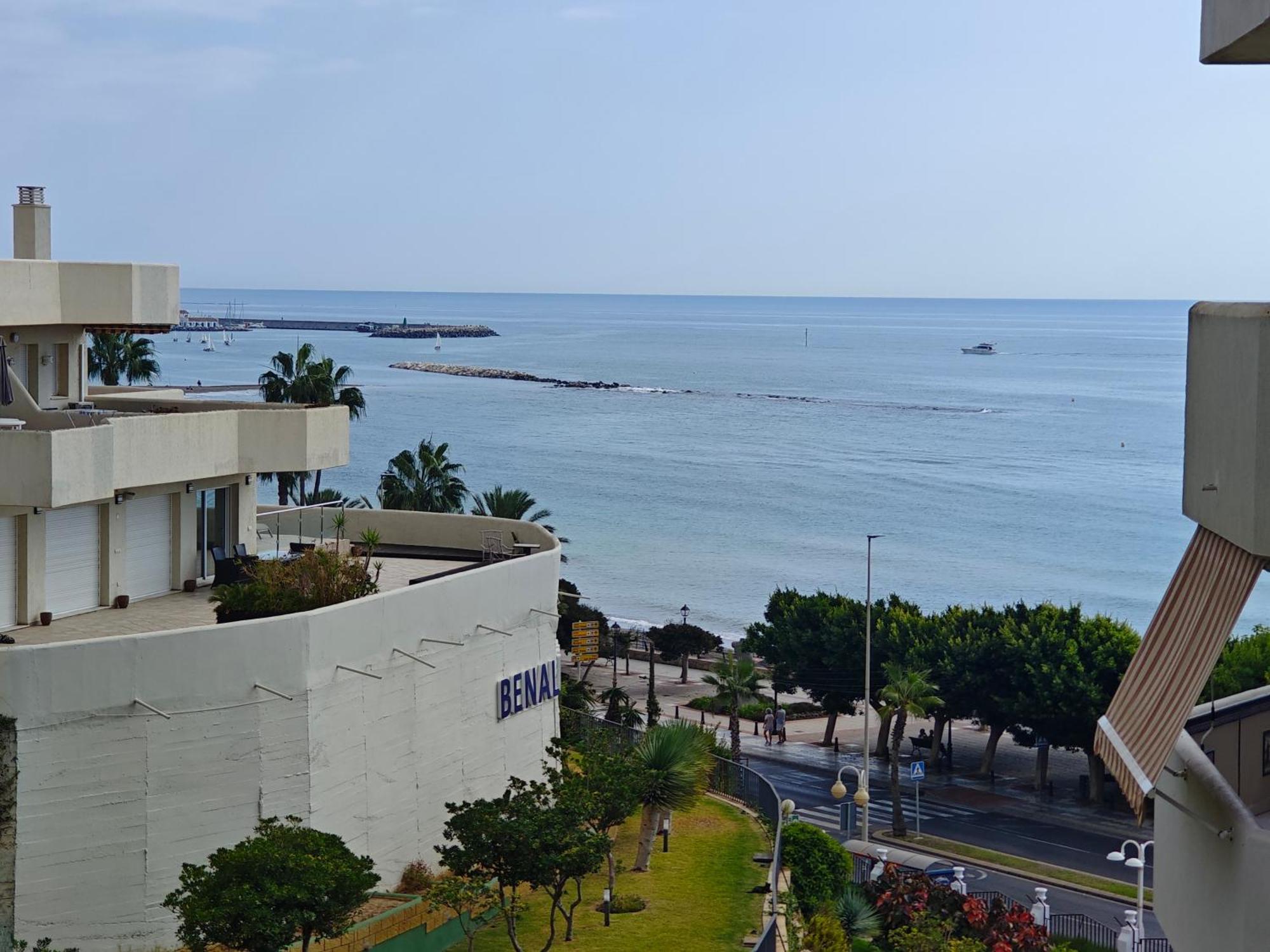 Benalbeach Casa Kito Suite 1ª Linea De Playa Benalmádena Oda fotoğraf